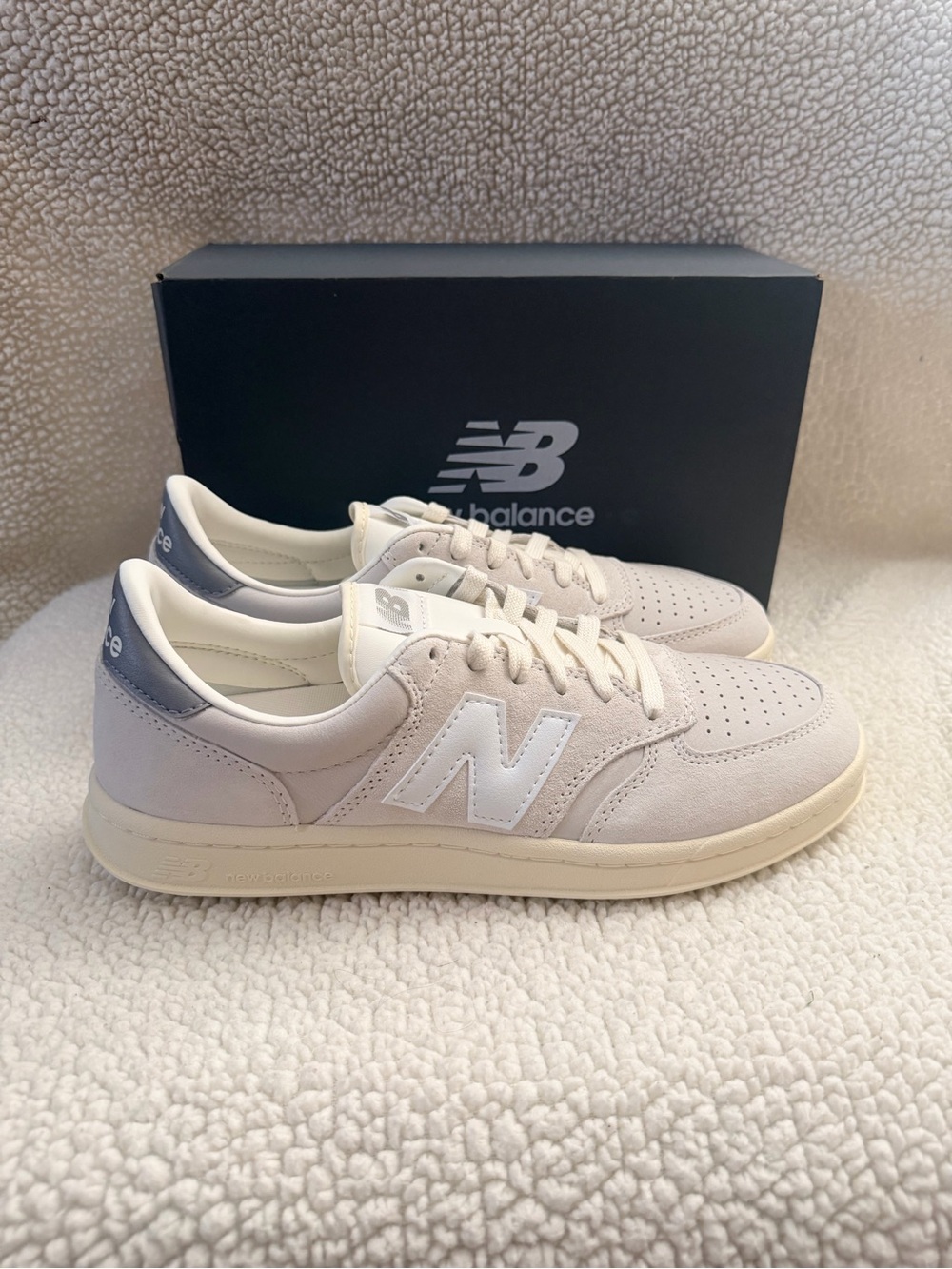 New Balance CT500 Men’s Cream Suede Sneakers with White Logo Size 9.5M